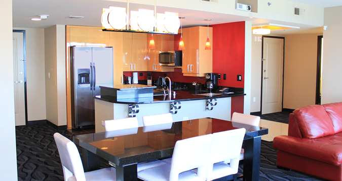 Corner Suite Kitchen and Dining area